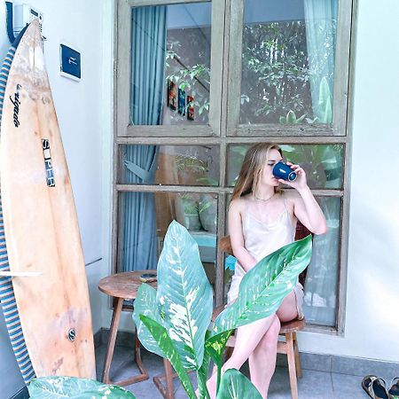 Manuver Surf And Stay Uluwatu Bali Джимбаран Экстерьер фото