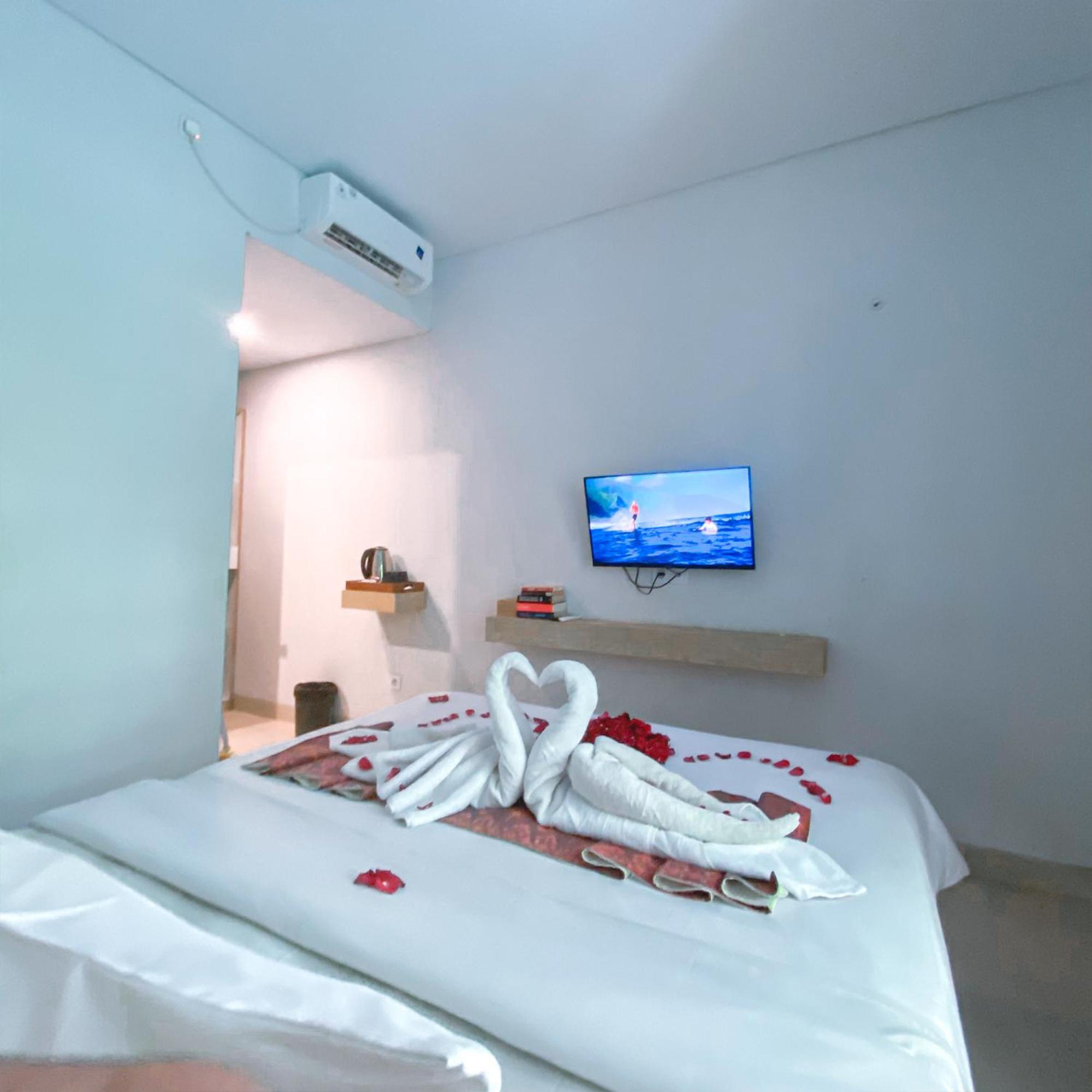 Manuver Surf And Stay Uluwatu Bali Джимбаран Экстерьер фото